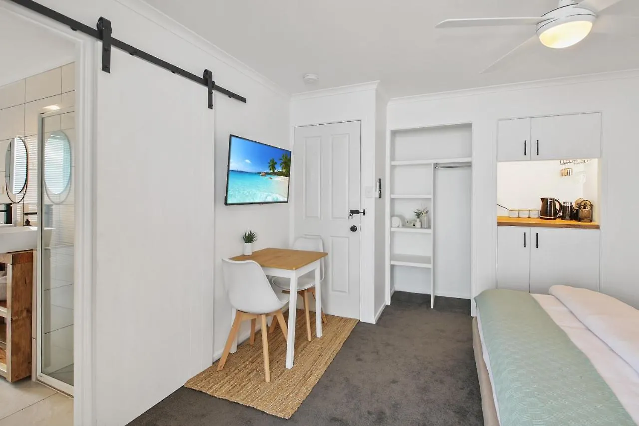 Private Outdoor Spa, Fire Pit - The Retreat Coolum Beach 0*,  Australien