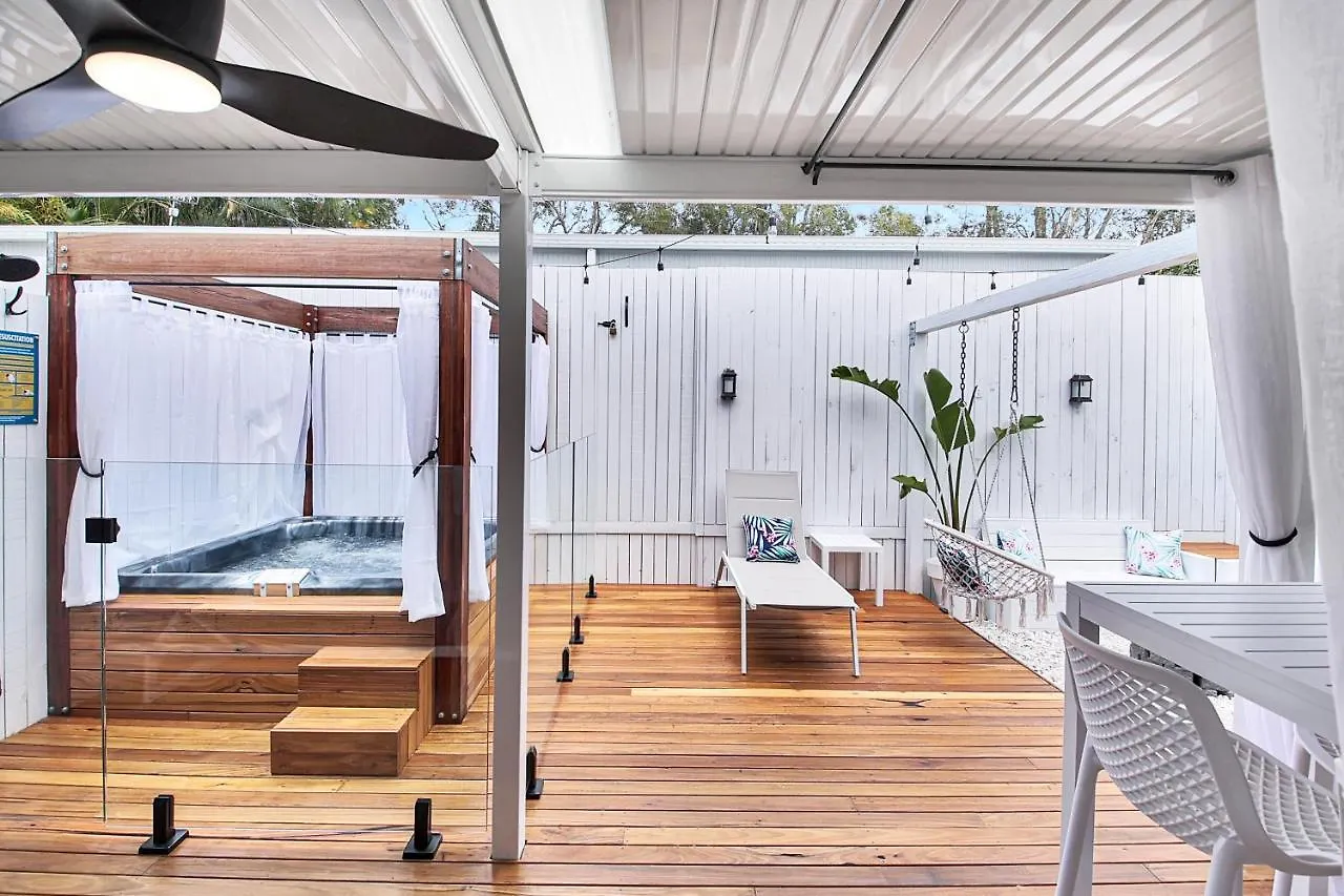 Penzion Private Outdoor Spa, Fire Pit - The Retreat Coolum Beach