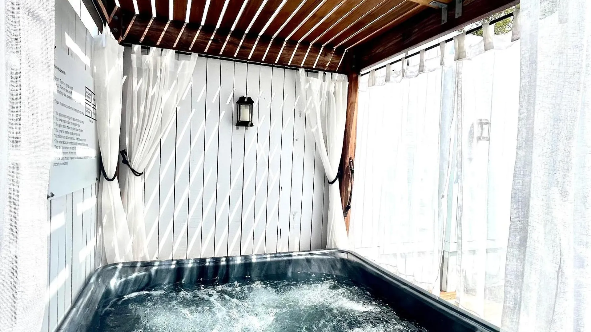 Private Outdoor Spa, Fire Pit - The Retreat Coolum Beach